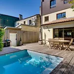 Beautiful House In With Pool & Parking