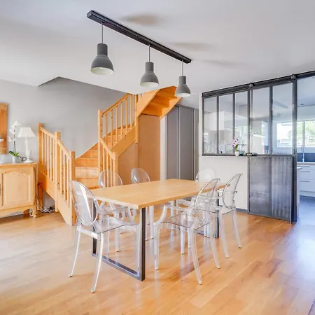 Penzion Beautiful House In With Pool & Parking Le Bouscat