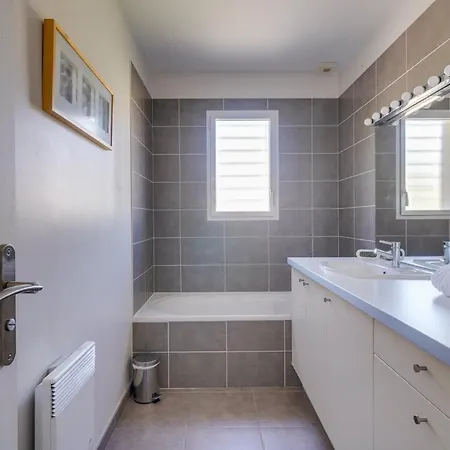 Penzion Beautiful House In With Pool & Parking Le Bouscat