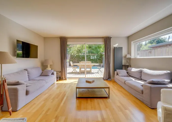Beautiful House In With Pool & Parking Gæstehus 4*