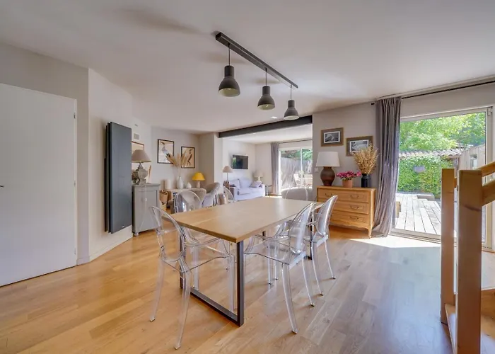 Beautiful House In With Pool & Parking Gæstehus 4*